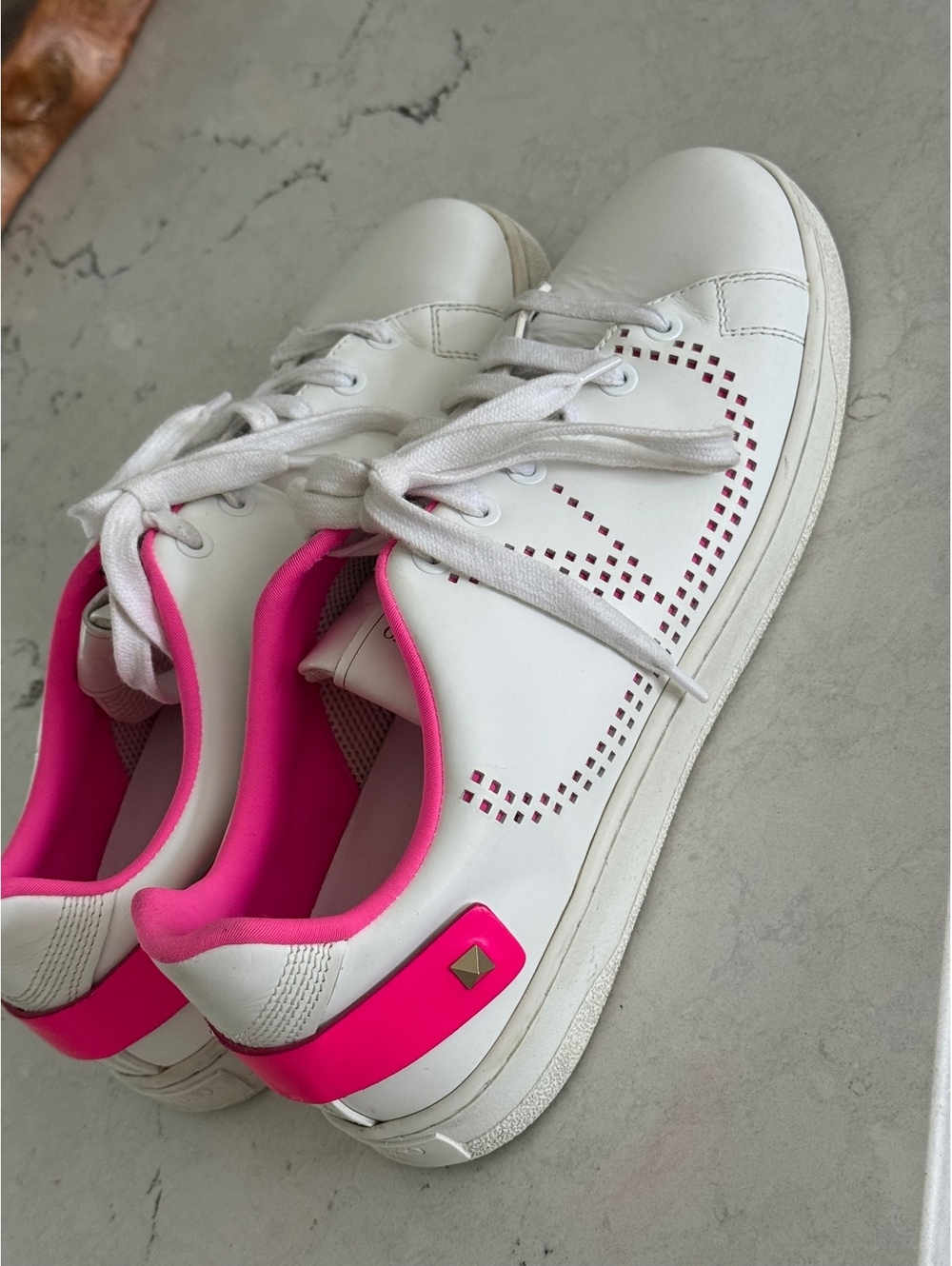 AUTHENTIC Valentino Garavani White & Pink Perforated VLogo Rockstud Sneakers